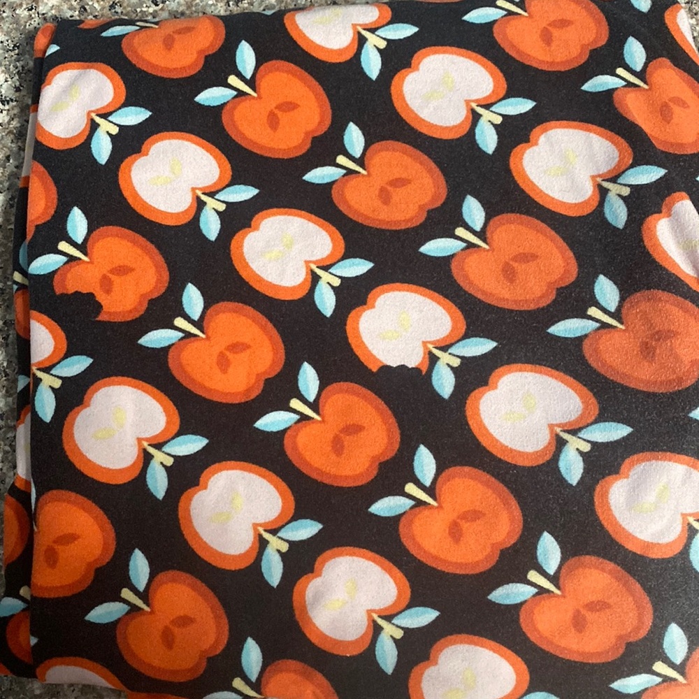 Lularoe Apple leggings TC used